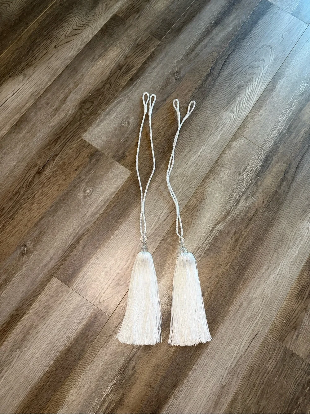 Elegant White Tassel Crystal Curtain Tieback (Qnty 2)
